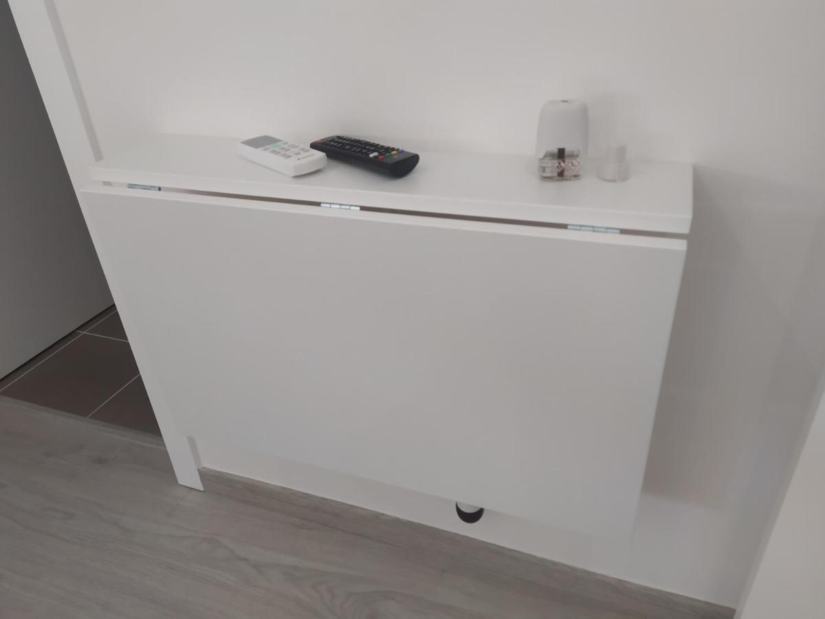 Hall 92 Quartos Com Wc Em Moradia Com Piscina A-Das-Lebres 로르스 외부 사진