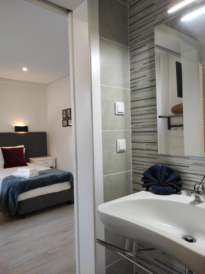 Hall 92 Quartos Com Wc Em Moradia Com Piscina A-Das-Lebres 로르스 외부 사진