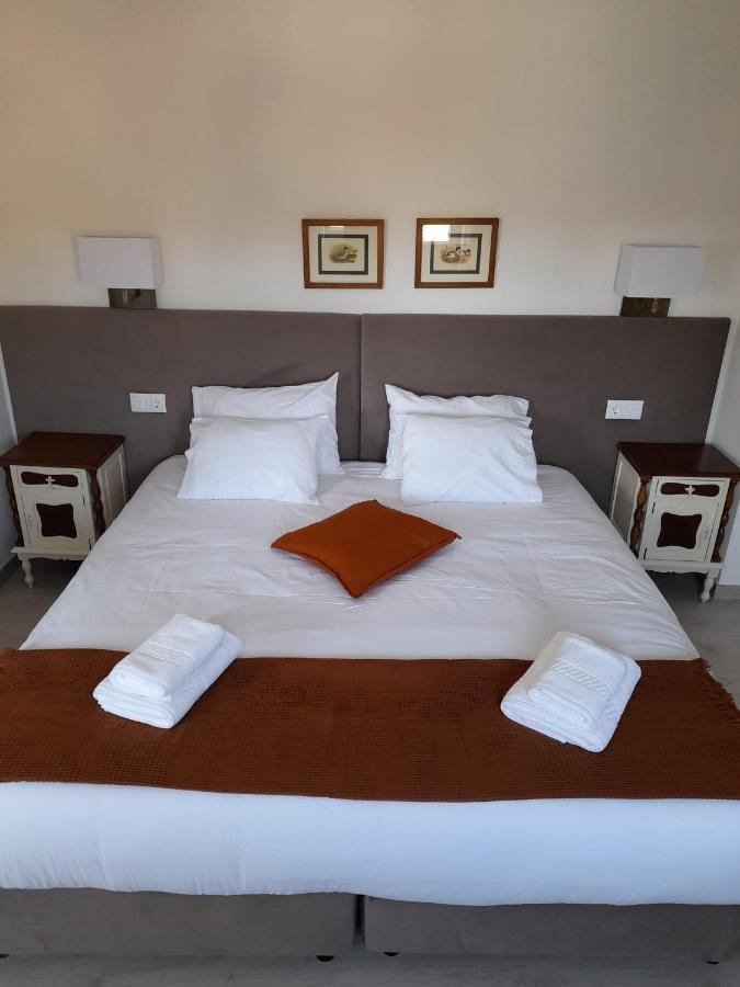 Hall 92 Quartos Com Wc Em Moradia Com Piscina A-Das-Lebres 로르스 외부 사진