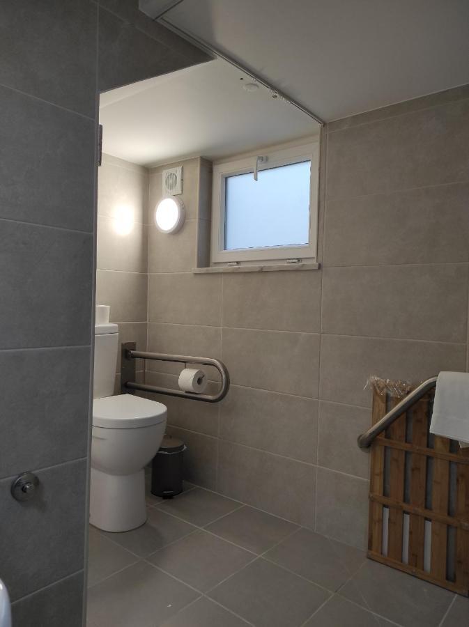 Hall 92 Quartos Com Wc Em Moradia Com Piscina A-Das-Lebres 로르스 외부 사진