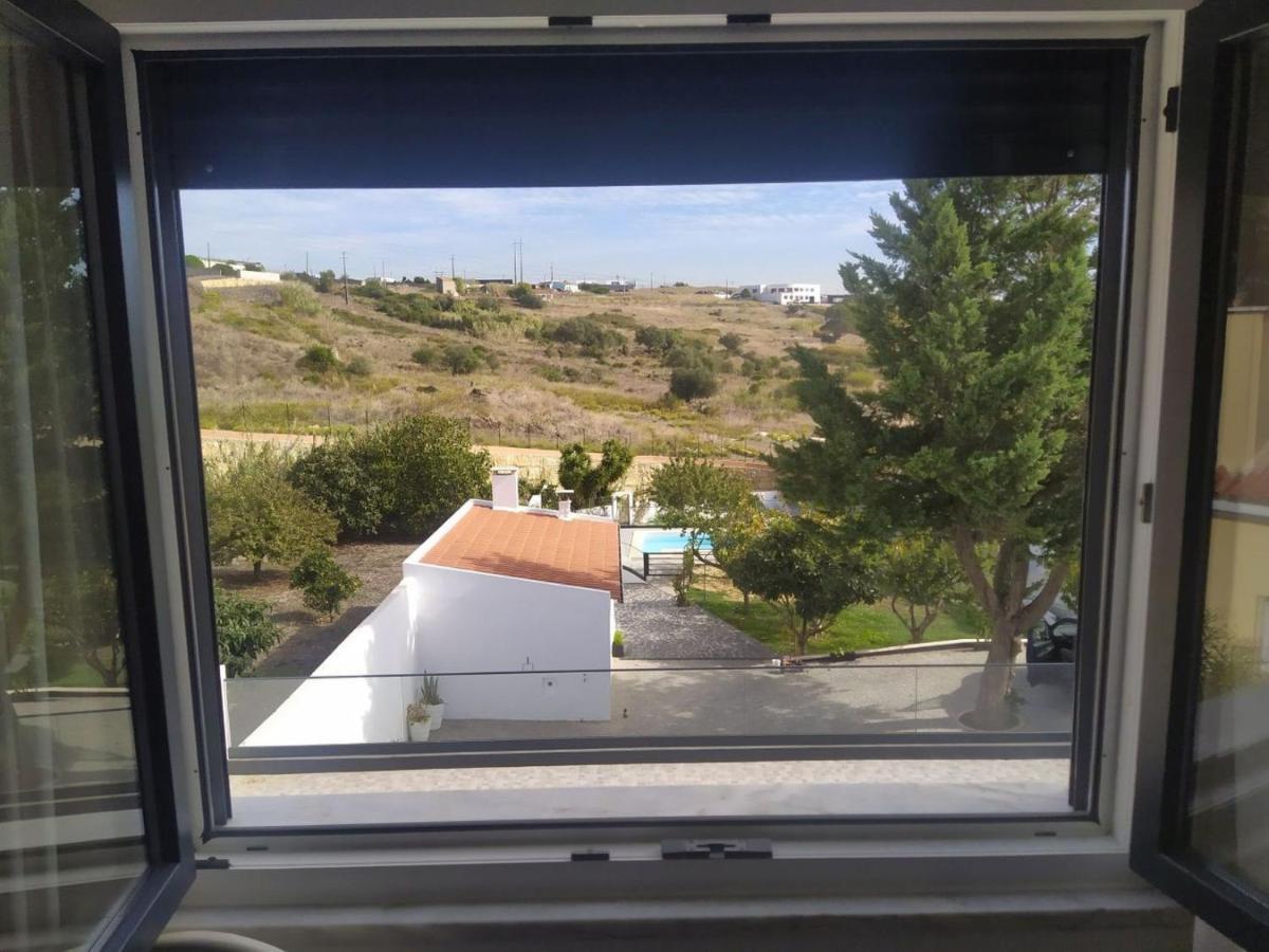 Hall 92 Quartos Com Wc Em Moradia Com Piscina A-Das-Lebres 로르스 외부 사진