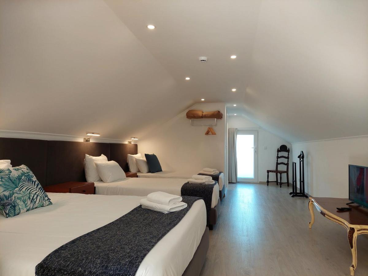 Hall 92 Quartos Com Wc Em Moradia Com Piscina A-Das-Lebres 로르스 객실 사진
