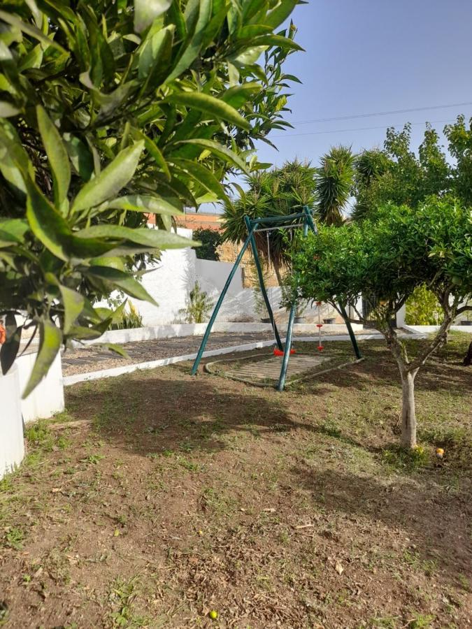 Hall 92 Quartos Com Wc Em Moradia Com Piscina A-Das-Lebres 로르스 외부 사진