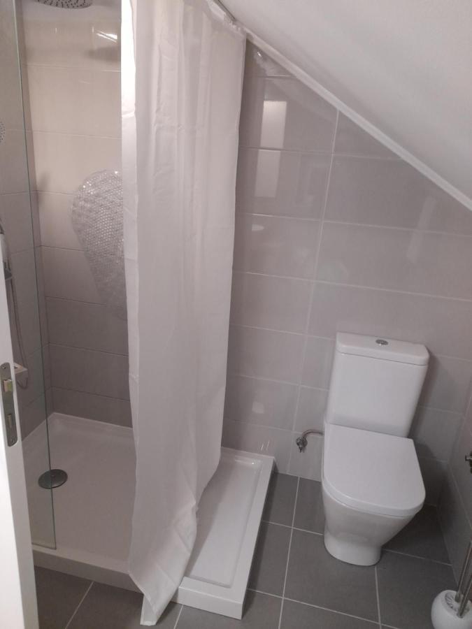 Hall 92 Quartos Com Wc Em Moradia Com Piscina A-Das-Lebres 로르스 외부 사진