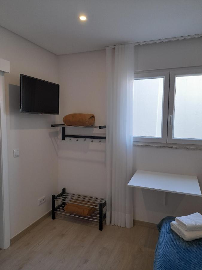 Hall 92 Quartos Com Wc Em Moradia Com Piscina A-Das-Lebres 로르스 외부 사진